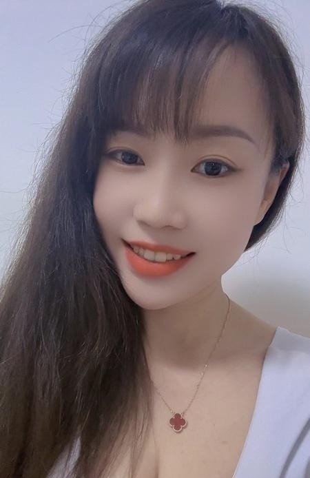罗湖红牌萌萌