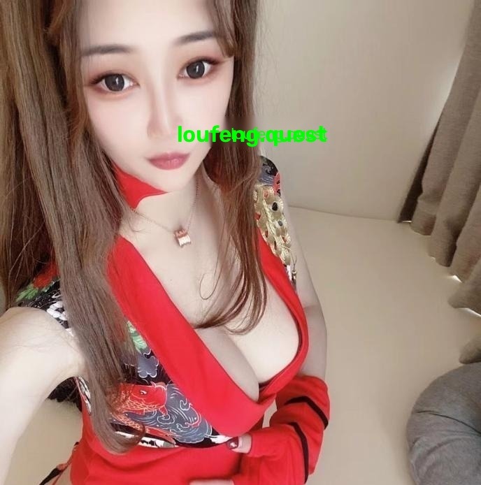 巨乳年轻小姐姐