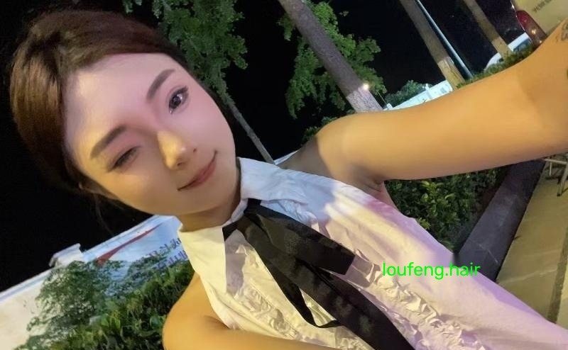 19岁高颜值气质美女