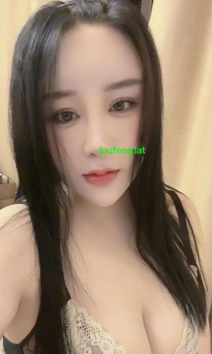 二刷大胸瑜伽苹果姐姐