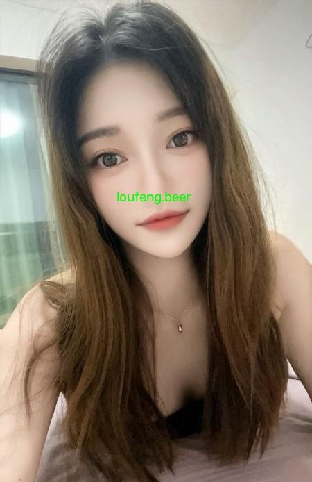 前挺后翘颜值老师