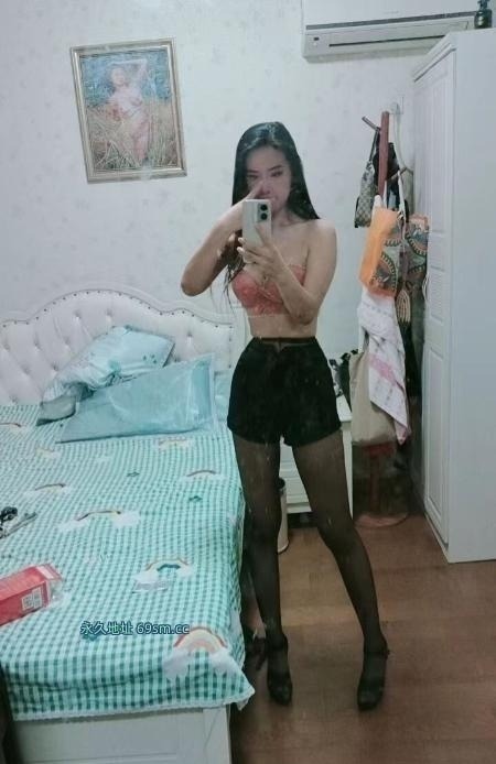 蜀山大胸颜值妹子