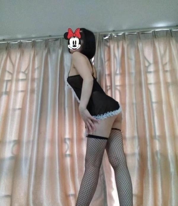 苗条高挑小红帽