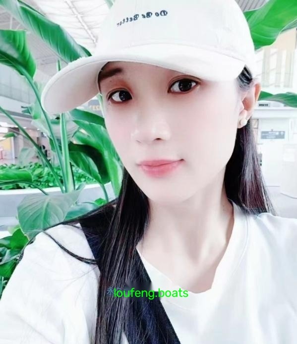 行知路苗条少妇