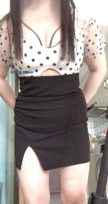 东门巨乳少妇