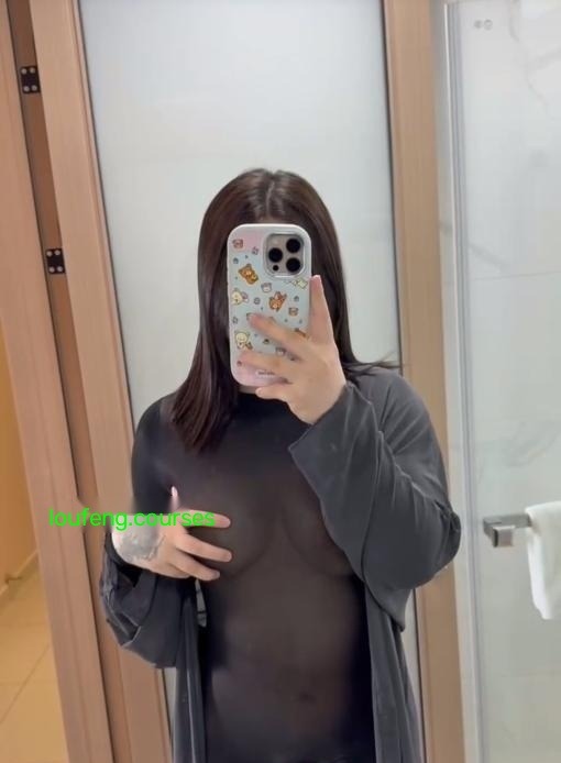 甜美长相水多嫩妹