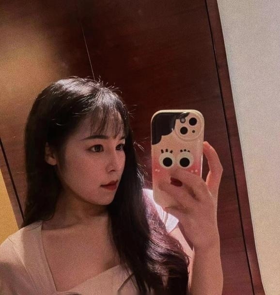 武昌身材匀称长腿女孩