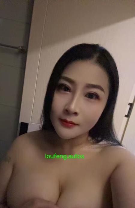 体验胸器美女