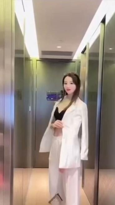高颜值大长腿模特