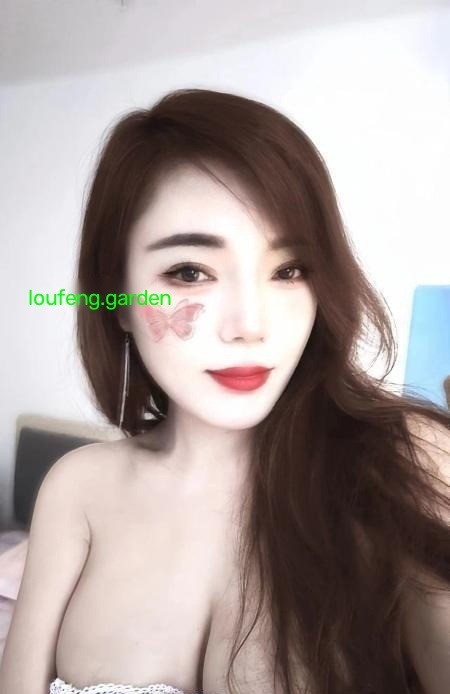 大奶瑜伽老师青青