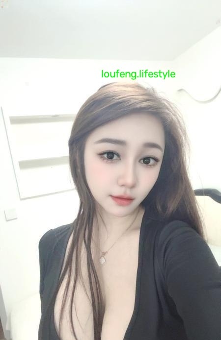 一线天美艳少妇