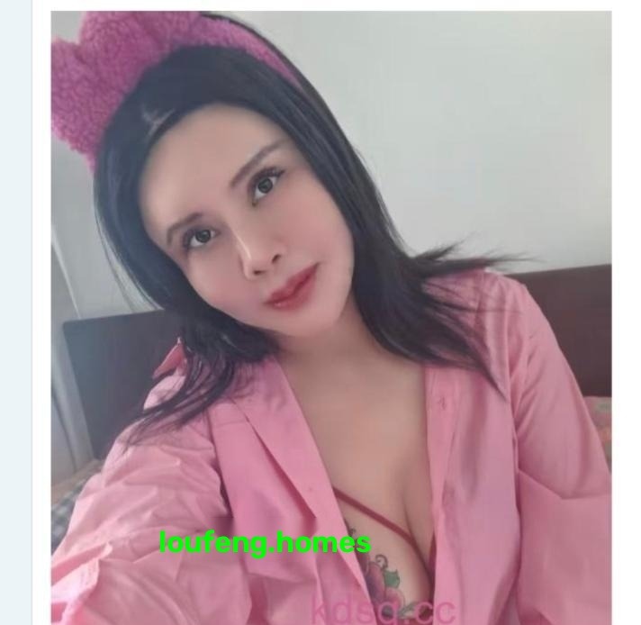 花胸风骚熟女